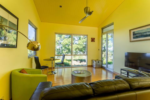 Mt Hay Retreat - Sunshine Coast Guide 1