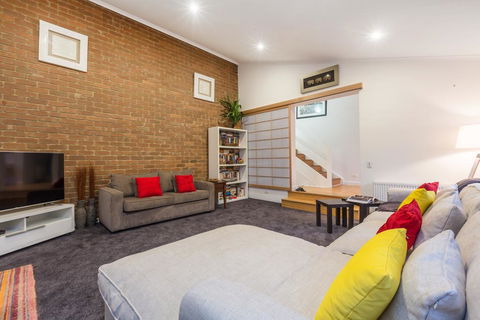 Mt Martha Retreat - Sunshine Coast Guide 2