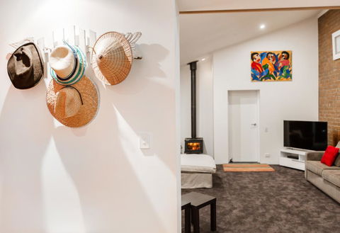 Mt Martha Retreat - Sunshine Coast Guide 1