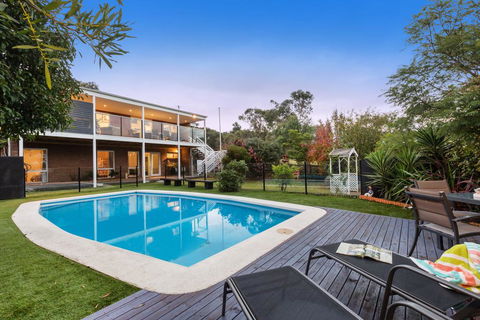 Mt Martha Retreat - Sunshine Coast Guide 0