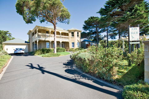 Mt.Martha Guesthouse By The Sea - Sunshine Coast Guide 0