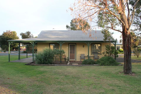 Murray River Resort - Sunshine Coast Guide 1
