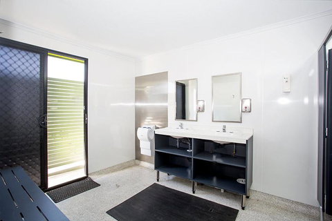 Mycow Accommodation Mackay - Sunshine Coast Guide 1