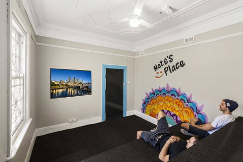 Nate's Place Backpackers Melbourne - Sunshine Coast Guide 3