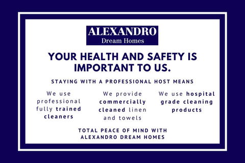 NATURE LOVERS DREAM // FIREPLACE //ACCESS TO HIKES - Sunshine Coast Guide 2