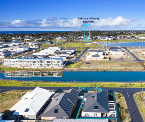 NAUTILUS - Sunshine Coast Guide 1