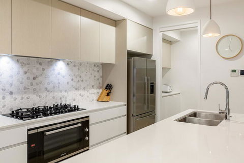 NAUTiLUS OCEAN BREEZE - Sunshine Coast Guide 3