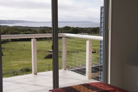 Cosy Corner Sea View Apartments - Sunshine Coast Guide 9