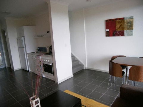Cosy Corner Sea View Apartments - Sunshine Coast Guide 5