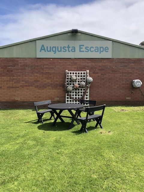 Augusta Escape Holiday Units - Sunshine Coast Guide 29