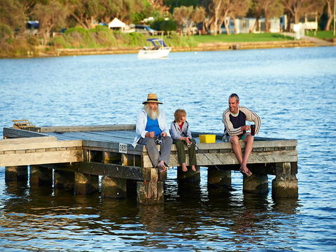 Augusta Escape Holiday Units - Sunshine Coast Guide 42
