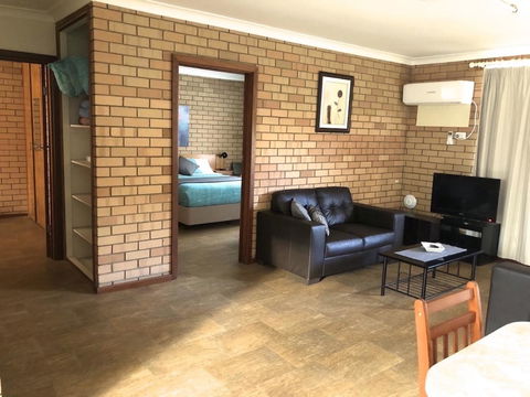 Augusta Escape Holiday Units - Sunshine Coast Guide 1