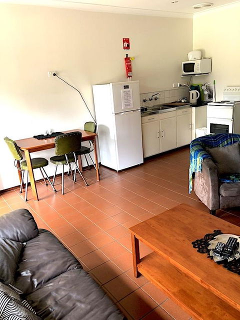 Augusta Escape Holiday Units - Sunshine Coast Guide 16
