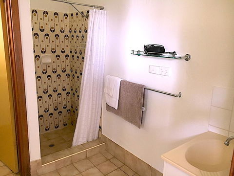 Augusta Escape Holiday Units - Sunshine Coast Guide 33