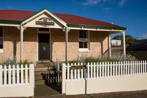 Spencer Cottage - Sunshine Coast Guide 10