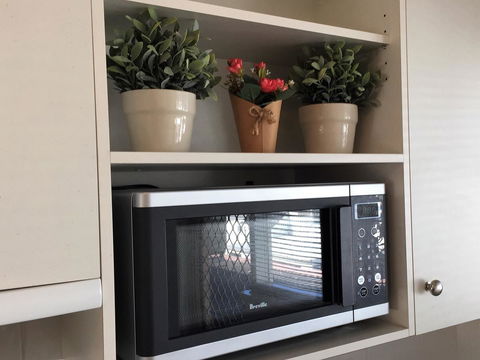Applecross Village Apartment - Sunshine Coast Guide 13