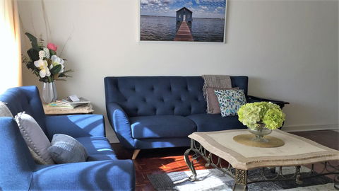 Applecross Village Apartment - Sunshine Coast Guide 0