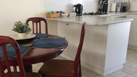 Applecross Village Apartment - Sunshine Coast Guide 8