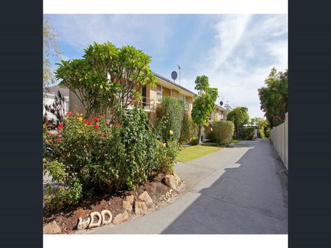 Applecross Village Apartment - Sunshine Coast Guide 37