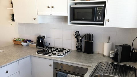 Applecross Village Apartment - Sunshine Coast Guide 14