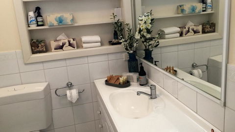 Applecross Village Apartment - Sunshine Coast Guide 20