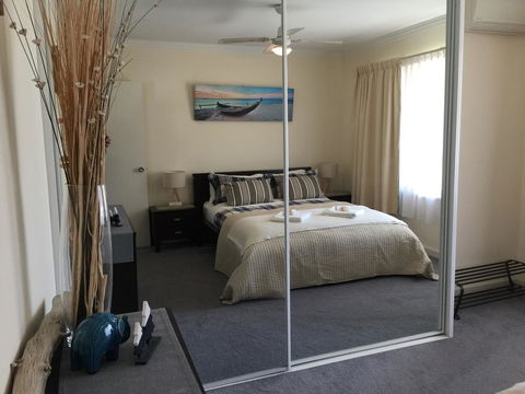 Applecross Village Apartment - Sunshine Coast Guide 28