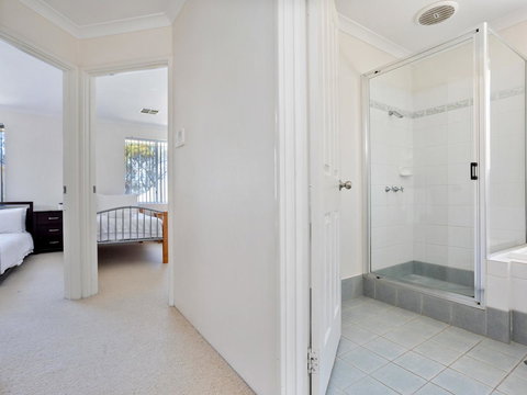 Cooper Street - Sunshine Coast Guide 17