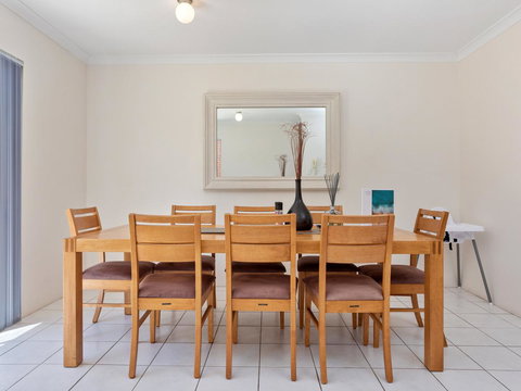 Cooper Street - Sunshine Coast Guide 33