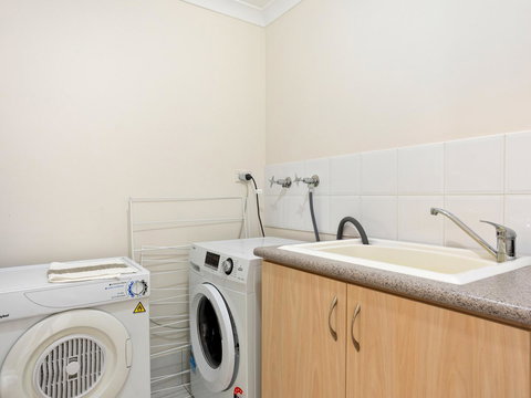 Cooper Street - Sunshine Coast Guide 36