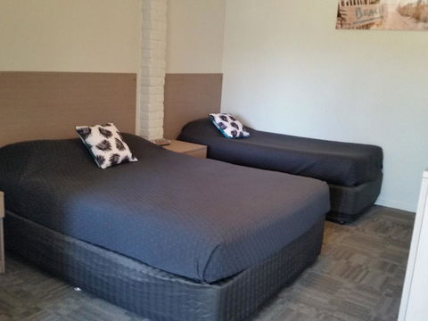 Mandurah Foreshore Motel - Sunshine Coast Guide 7