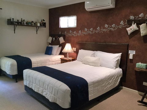 Armadale Cottage Bed & Breakfast - Sunshine Coast Guide 31