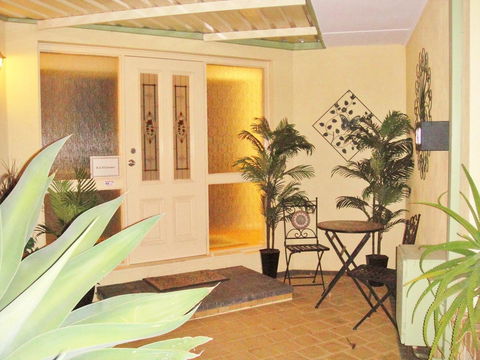Armadale Cottage Bed & Breakfast - Sunshine Coast Guide 0