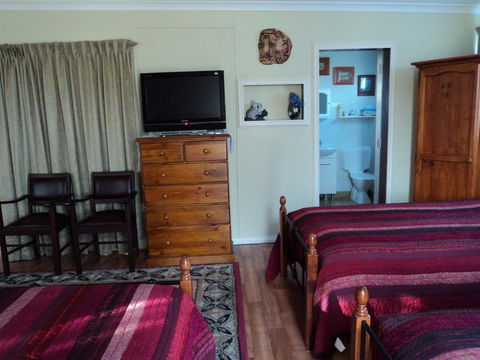 Armadale Cottage Bed & Breakfast - Sunshine Coast Guide 28