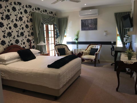 Armadale Cottage Bed & Breakfast - Sunshine Coast Guide 26