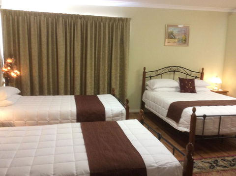 Armadale Cottage Bed & Breakfast - Sunshine Coast Guide 9