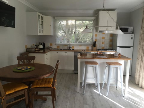 Applegate Lane Chalet - Sunshine Coast Guide 12