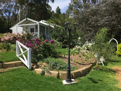 Applegate Lane Chalet - Sunshine Coast Guide 4