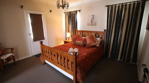 Daisy Cottage - Sunshine Coast Guide 1