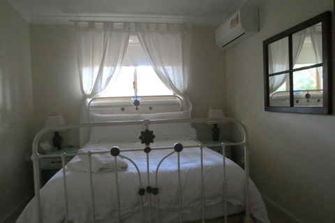 Bentwood Olive Grove Accommodation - Sunshine Coast Guide 6