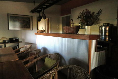 Bentwood Olive Grove Accommodation - Sunshine Coast Guide 8