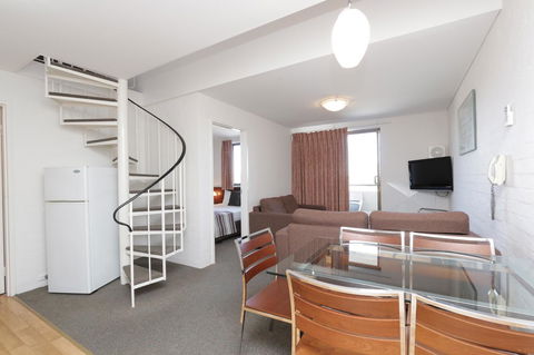 Atrium Hotel Mandurah - Sunshine Coast Guide 21