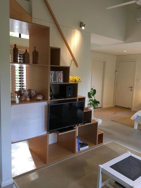 DESIGNER'S STUDIO - Sunshine Coast Guide 9