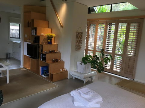DESIGNER'S STUDIO - Sunshine Coast Guide 4