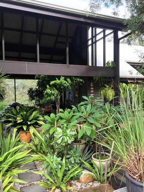 DESIGNER'S STUDIO - Sunshine Coast Guide 12