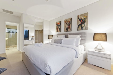 The Executive Penthouse - Sunshine Coast Guide 8