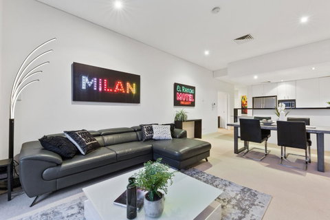 The Executive Penthouse - Sunshine Coast Guide 2
