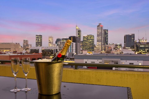 The Executive Penthouse - Sunshine Coast Guide 1
