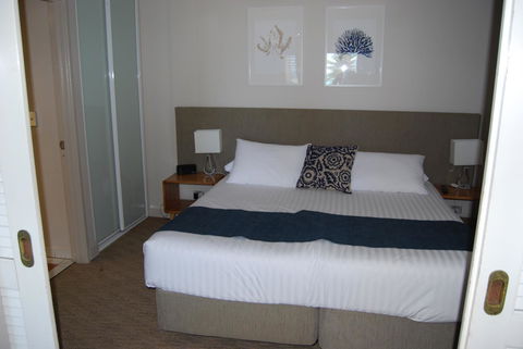 Absolute Beachfront Scarborough - Sunshine Coast Guide 5