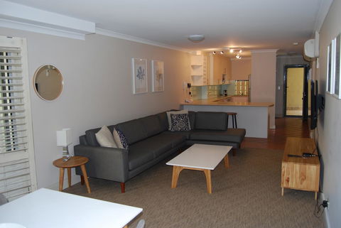 Absolute Beachfront Scarborough - Sunshine Coast Guide 1