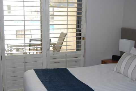 Absolute Beachfront Scarborough - Sunshine Coast Guide 6